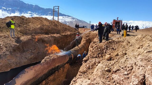 نخستین تصاویر از محل انفجار خطوط انتقال گاز سراسری/ تعمیرات در حال انجام است
