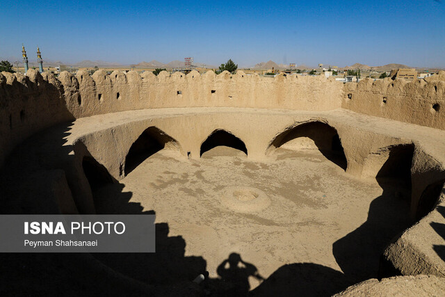 قلعۀ مورچه‌خورت؛ بنایی با اسرار نهان