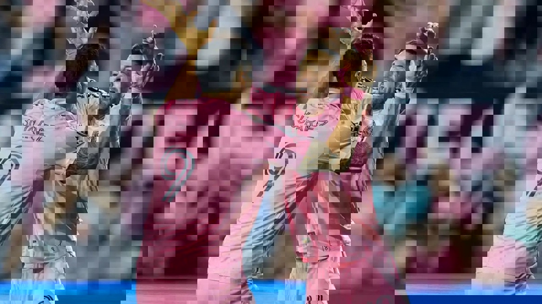 آریا بانو