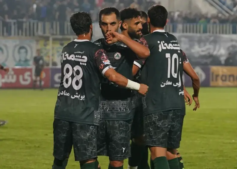آریا جوان