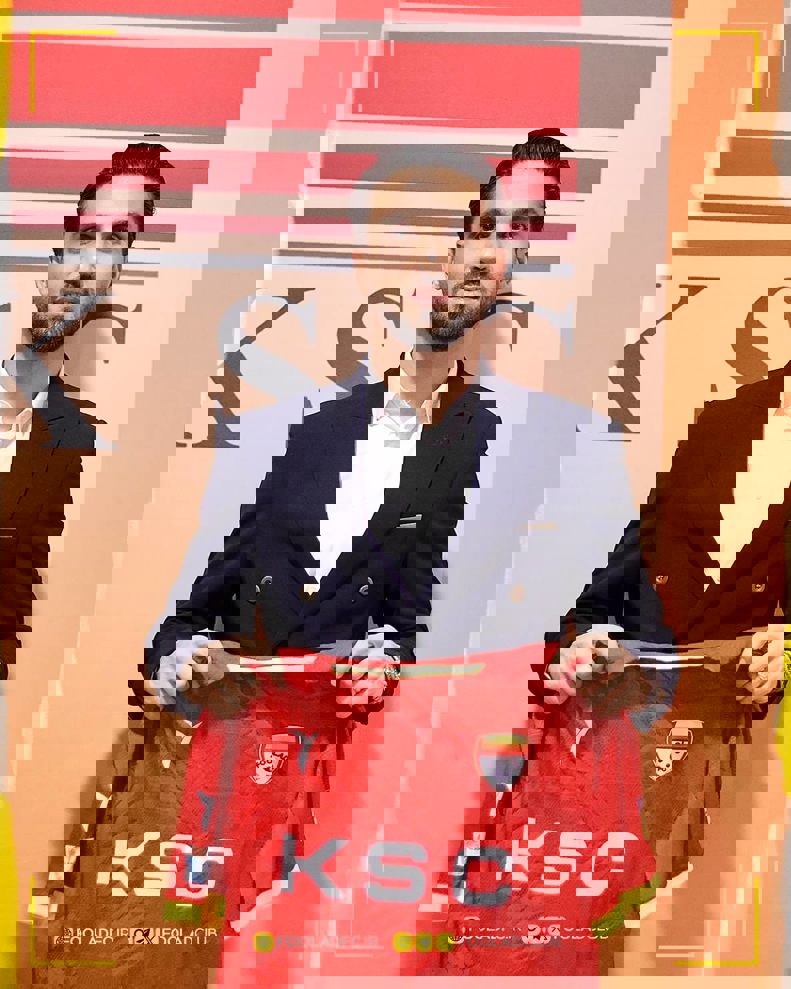 آریا جوان