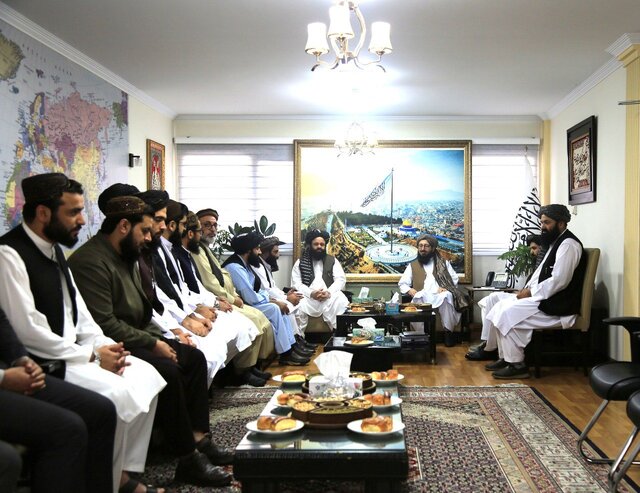 بازدید مقام ارشد طالبان از سفارت افغانستان در تهران
