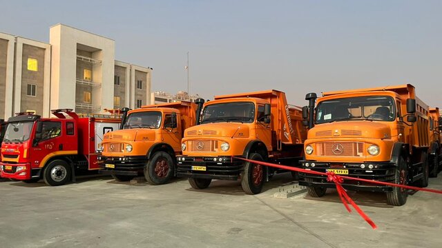 ۳۲۰ دستگاه ماشینآلات تحویل شهرداریها و دهیاریهای هرمزگان شد