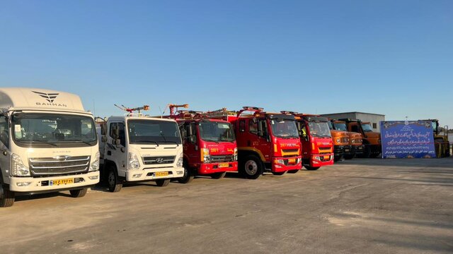 ۳۲۰ دستگاه ماشینآلات تحویل شهرداریها و دهیاریهای هرمزگان شد