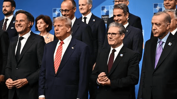 مدودف: آمریکا در تدارک حمله به گرینلند است