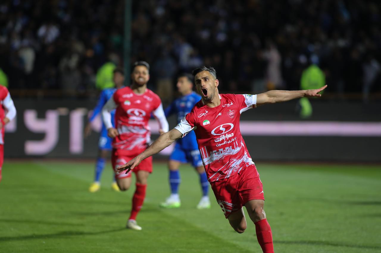 آریا جوان