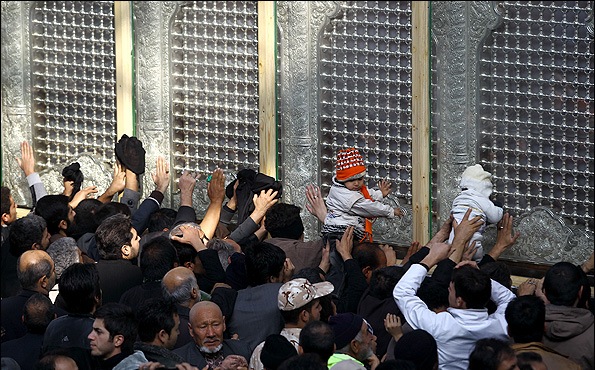 مصدومیت 27 نفر درآیین استقبال از ضریح مطهر امام حسین (ع) در خرم آباد 