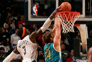 لیگ بسکتبال NBA / پیروزی میامی با درخشش لبرون جیمز