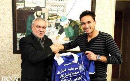 عکس/هافبک جدیداستقلال درکنار شوالیه!