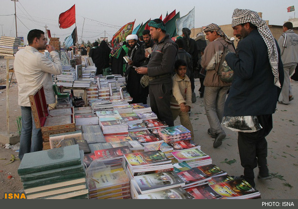 عکس/ زائران کتاب خوان 