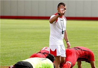 بدنسازی اجباری برای شاگردان گل‌محمدی/ آلودگی هوا سرخپوشان را به سالن فرستاد