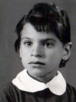 عکس/ گوهر خیراندیش در ایام کودکی