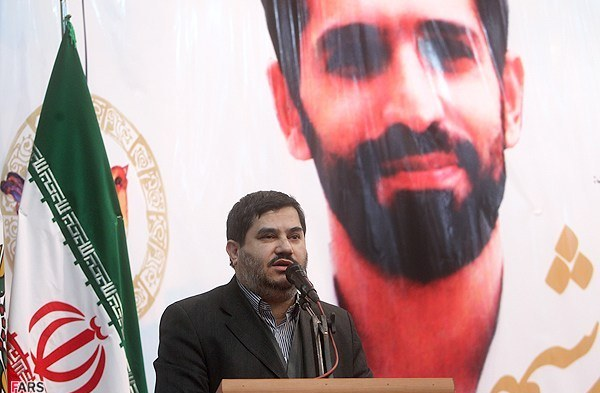 عکس / مراسم رونمایی از سه کتاب درباره شهید احمدی‌روشن