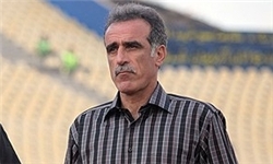 احمدزاده از سرمربیگری ملوان کناره‌گیری کرد