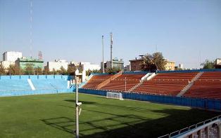 ورزشگاه اکباتان پارکینگ و ظرفیت کافی ندارد/ برگزاری بازی راه‌آهن و پرسپولیس در آزادی