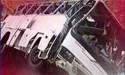 حوادث / سقوط مینی‌بوس از پل با 16 مسافر در ورزقان