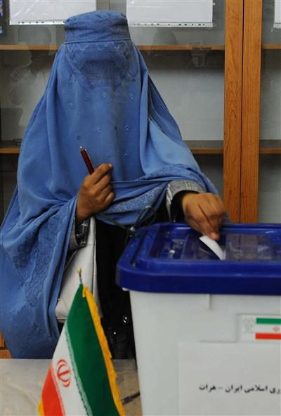 عکس/ ایرانی رای دهنده در هرات افغانستان