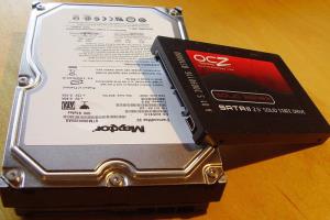  مقایسه دستگاه های ذخیره سازی : SSD در مقابل HDD