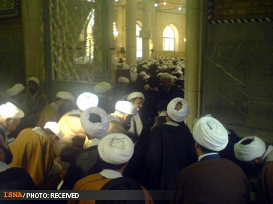 قیمت یک دست لباس روحانی/پارچه عمامه عمدتا پاکستانی، تایلندی و هندی است