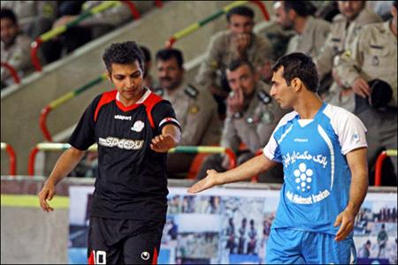 عادل فردوسی پور در مقابل پرسپولیسی ها به درد استقلال دچار شد