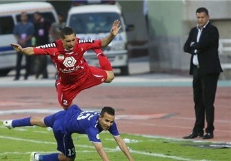 نبودن افراد سياسي به پيشرفت ورزش کمک مي‌کند