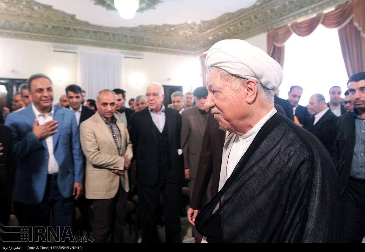 عکس/ دیدار جمعی از تولیدکنندگان و صادرکنندگان سنگ آهن با آیت الله هاشمی رفسنجانی