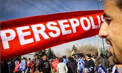 موزیک‌های محلی مقابل هتل پرسپولیسی‌ها