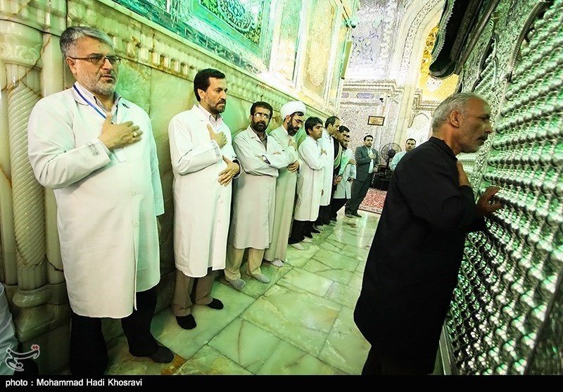 عکس/ غبار روبی آستان مقدس شاهچراغ