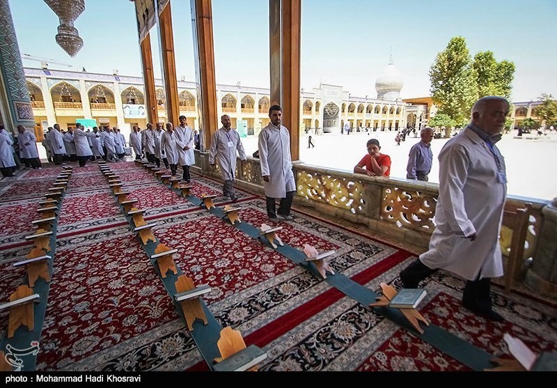 عکس/ غبار روبی آستان مقدس شاهچراغ