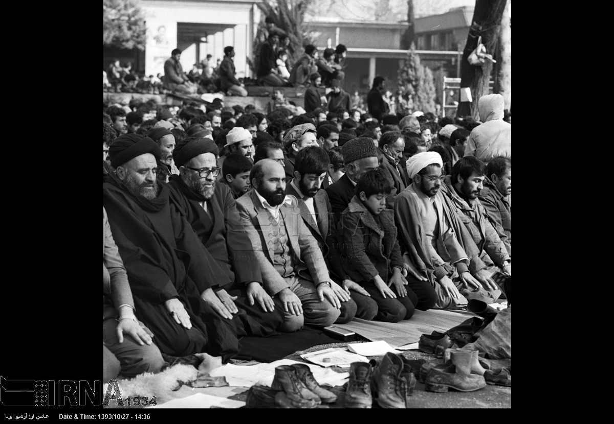 عکس/ 28دی 1358؛ نخستین نماز جمعه تهران به امامت حضرت آیت الله خامنه ای