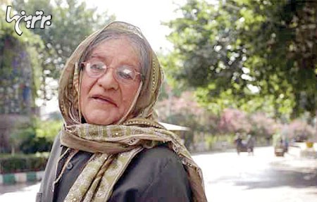  اکبر عبدی صدرنشین جدول «زن‌پوش»ها!