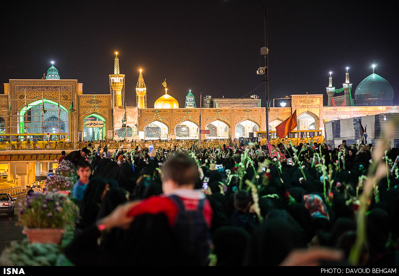 عکس/ گلباران حرم رضوی به مناسبت سالروز تولد امام جواد (ع)