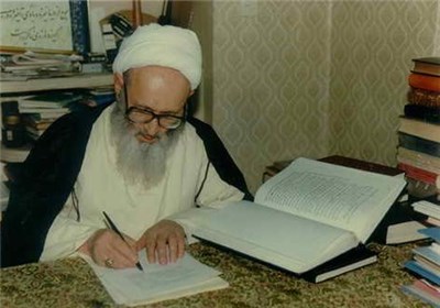 استقبال از «الهی‌نامه» علامه حسن‌زاده آملی در نمایشگاه کتاب
