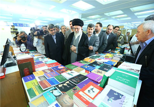 نویسنده های مورد علاقه رهبر معظم انقلاب چه کسانی هستند؟