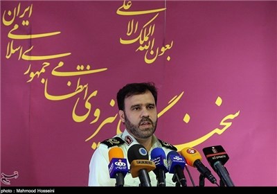 ناجا با مأموران بد رفتار با مهاجران افغانستانی برخورد می کند