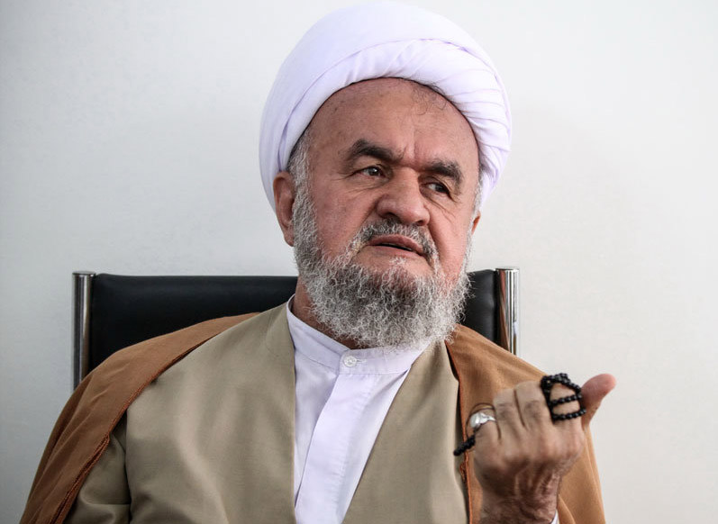 عضو مجلس خبرگان: هرگز شعار "مرگ بر آمریکا" را فراموش نمی‌کنیم