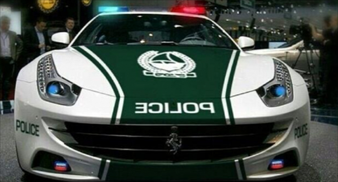 پورشه 918 اسپایدر زیرپای پلیس دبی