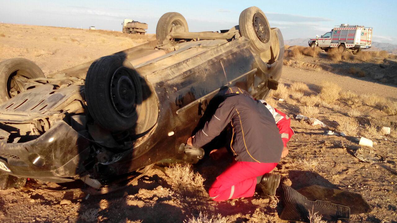 عکس/ واژگونی یک دستگاه ال۹۰ در محور اردکان