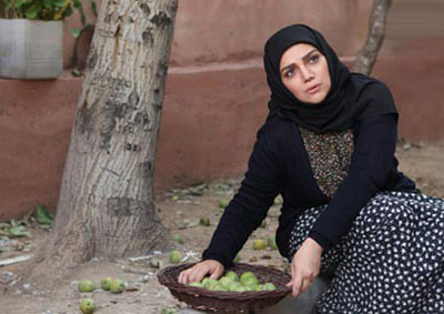 زندگینامه "الهام پاوه نژاد" 