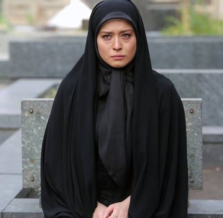 به نظر شما از بین سریال‌های «کیمیا»، «در حاشیه 2» و «پشت بام تهران» کدامیک موفق‌تر بودند؟