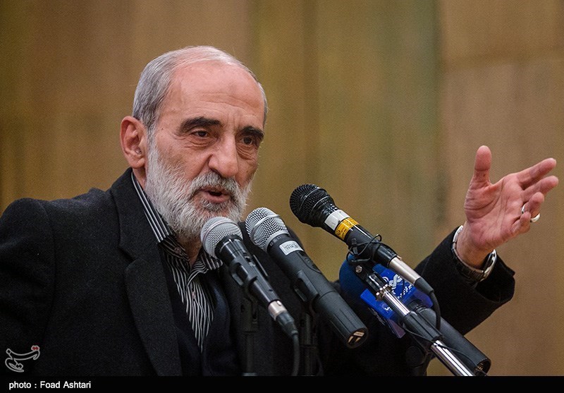 شریعتمداری: کسانی مأموریت نفوذ را برعهده گرفته‌اند که سابقه مسئولیت در نظام را دارند
