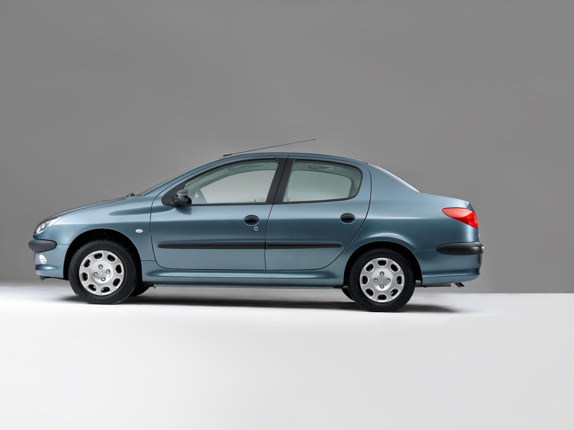ماشین شناس/ آشنایی با مشخصات «پژو 206SD مدل V8»