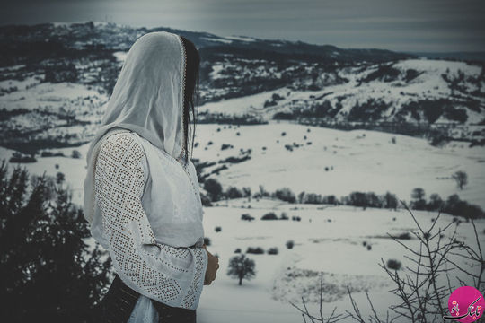 دختران رومانی در لباس های سنّتی