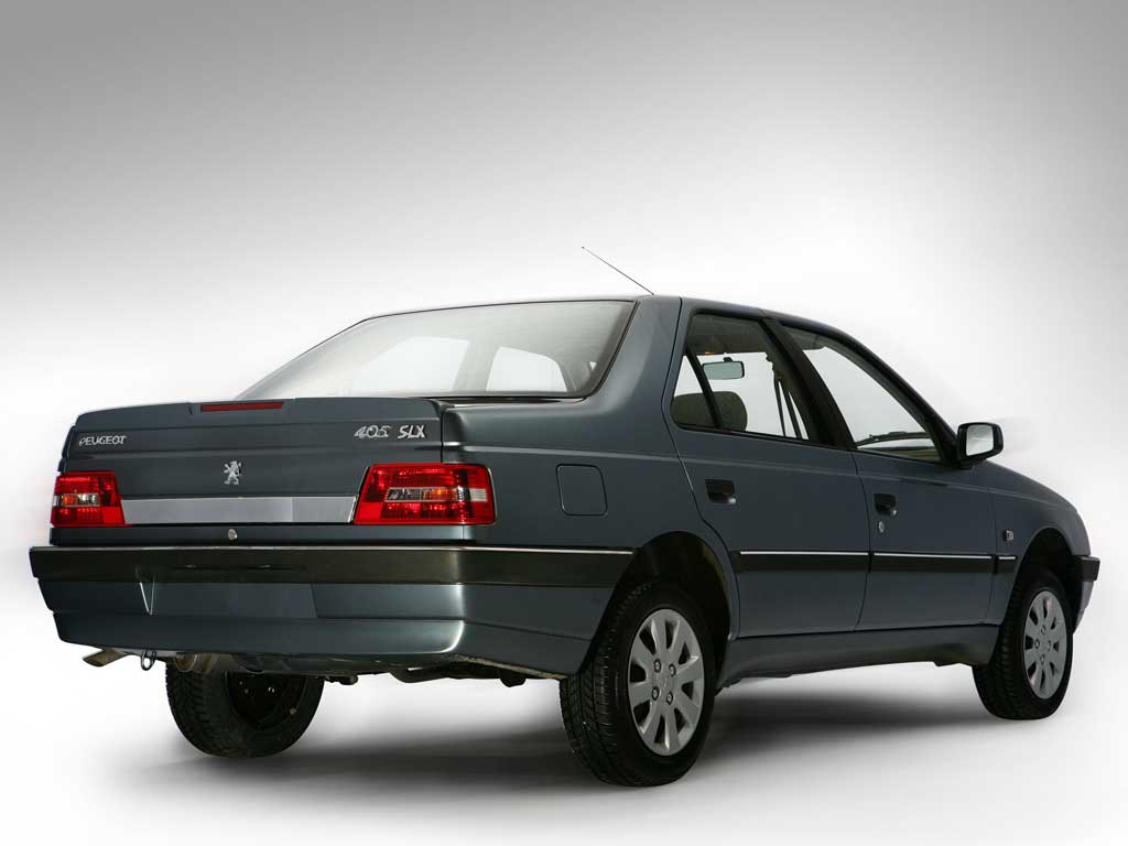 مقایسهٔ «سایپا ساینا» با «پژو 405 SLX»