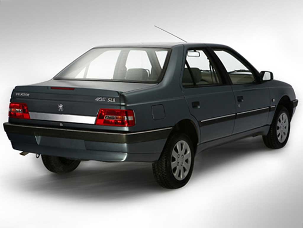 مقایسهٔ «سایپا ساینا» با «پژو 405 SLX»
