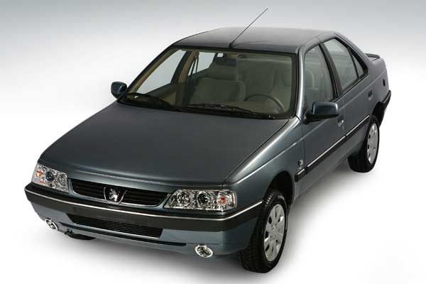 مقایسهٔ «سایپا ساینا» با «پژو 405 SLX»