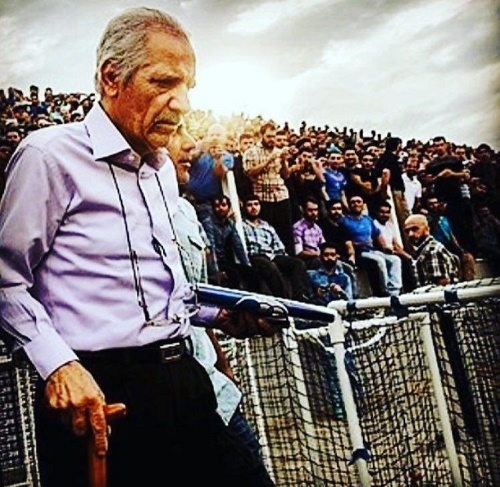 شاه مرد، تاج مرد؛ اما این مرد نگذاشت رنگ آبی بمیرد