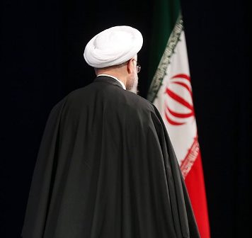 روزی که حسن روحانی یک آخوند را خلع لباس کرد