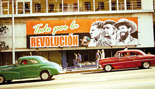 دنیای اقتصاد: فیدل با کوبا چه کرد؟
