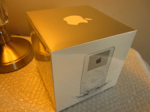 حراج یک دستگاه آیپاد نسل اول آکبند در eBay